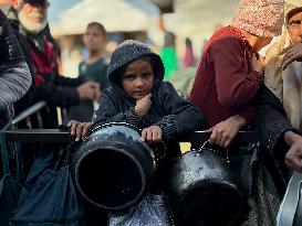 Khan Yunis Receives Aid From Turkey - Gaza