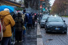 Pane Quotidiano Distributes Food In Milano - Italy