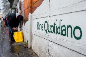 Pane Quotidiano Distributes Food In Milano - Italy