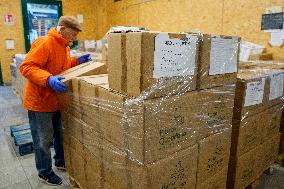 Pane Quotidiano Distributes Food In Milano - Italy