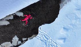 Extreme Cold Ice Floating