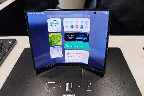 Samsung Galaxy Z TriFold Phone