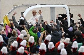 Pope Leo XIV Greets Faithful After Christmas Morning Mass - Vatican