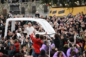 Pope Leo XIV Greets Faithful After Christmas Morning Mass - Vatican