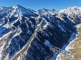 World's Longest Expressway Tunnel - Urumqi