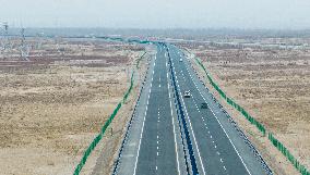 Urumqi-Yuli Expressway