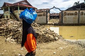 Flash Flood Aftermath In Aceh Tamiang - Indonesia