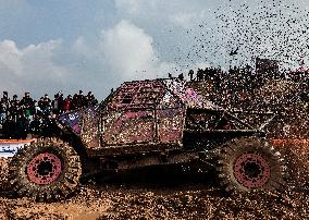 Off-Road Beasts Show Power In Erbil - Iraq