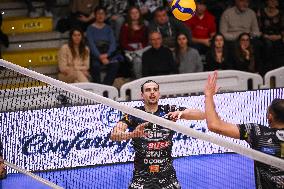 VOLLEY - Superlega Serie A - Cisterna Volley vs Sir Susa Vim Perugia 0-3 (14-25, 20-25, 20-25)
