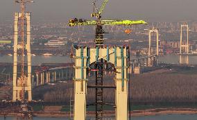 Zhangjinggao Yangtze River Bridge Construction