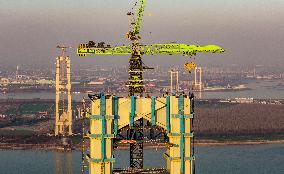 Zhangjinggao Yangtze River Bridge Construction