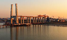Zhangjinggao Yangtze River Bridge Construction
