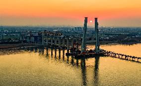 Zhangjinggao Yangtze River Bridge Construction