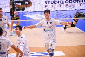 VOLLEY - Superlega Serie A - Cisterna Volley vs Sir Susa Vim Perugia 0-3 (14-25, 20-25, 20-25)