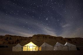 Starry Sky Over The Desert In Wadi Al-Hitan - Egypte