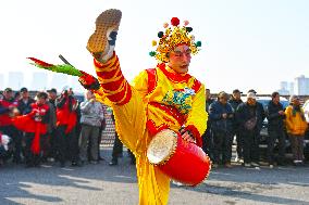 Folk Performances Celebrate New Year