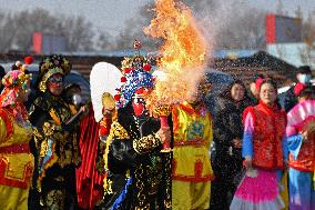Folk Performances Celebrate New Year