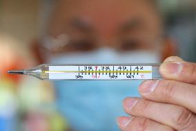 Mercury-containing Thermometer