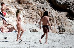 Heidi Klum, Tom Kaulitz and Bill Kaulitz in St Barths - France