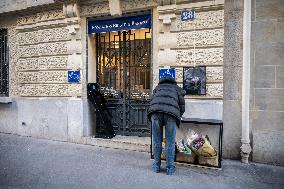 Flowers at Fondation Brigitte Bardot After Actress Death - Paris