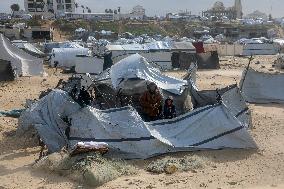 Gaza Displaced Palestinians - Gaza City