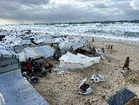 Tents Damaged By Storms - Khan Yunis