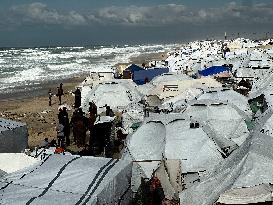 Tents Damaged By Storms - Khan Yunis