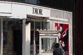 DIOR