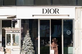 DIOR