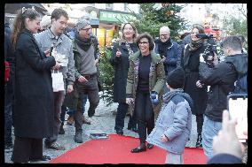 Exclusive - Rachida Dati At Montmartre Visit - Paris