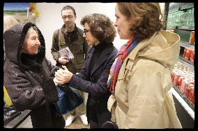 Exclusive - Rachida Dati At Monge Market Visit - Paris