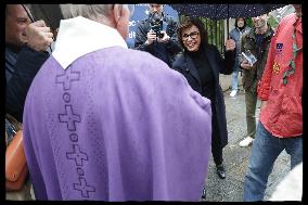 Exclusive - Rachida Dati At Monge Market Visit - Paris