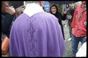 Exclusive - Rachida Dati At Monge Market Visit - Paris