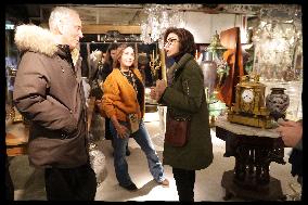 Exclusive Rachida Dati Visit Les Puces Market - Saint Ouen