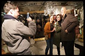 Exclusive Rachida Dati Visit Les Puces Market - Saint Ouen