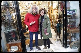 Exclusive Rachida Dati Visit Les Puces Market - Saint Ouen
