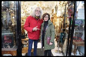 Exclusive Rachida Dati Visit Les Puces Market - Saint Ouen
