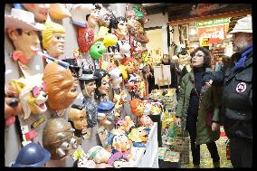 Exclusive Rachida Dati Visit Les Puces Market - Saint Ouen