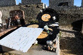 Eddie Barclay Grave Illustration - Saint Tropez