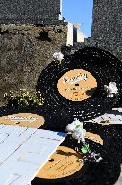 Eddie Barclay Grave Illustration - Saint Tropez