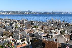Sailors Cemetery Illustration Ahead Of Brigitte Bardot Burial - Saint Tropez
