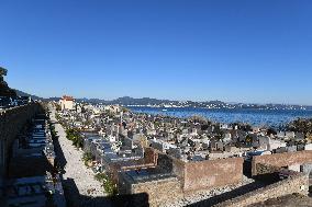 Sailors Cemetery Illustration Ahead Of Brigitte Bardot Burial - Saint Tropez