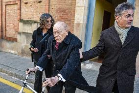 Jordi Pujol Attends Funeral of Carles Vilarrubi - Barcelona