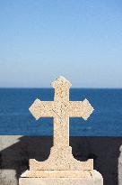 Sailors Cemetery Illustration Ahead Of Brigitte Bardot Burial - Saint Tropez