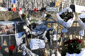Hommage To Brigitte Bardot Outside Her House - Saint Tropez