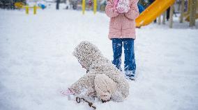 Children and Families Enjoy Snowfall in Gaziantep
