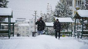 Children and Families Enjoy Snowfall in Gaziantep