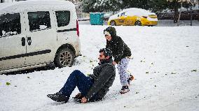 Children and Families Enjoy Snowfall in Gaziantep
