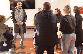 Exclu - Rachida Dati Visits the Emmaus Berthier Center - Paris