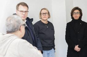 Exclu - Rachida Dati Visits the Emmaus Berthier Center - Paris